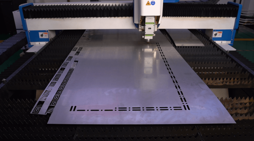 Gantry fiber laser cutting machine processing metal sheet