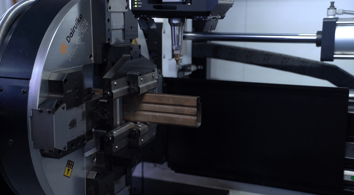Dairuike laser cutter, holding channel steel standby
