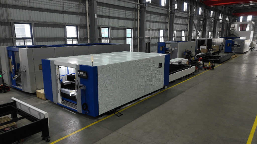 Fully enclosed fiber laser cutting machine