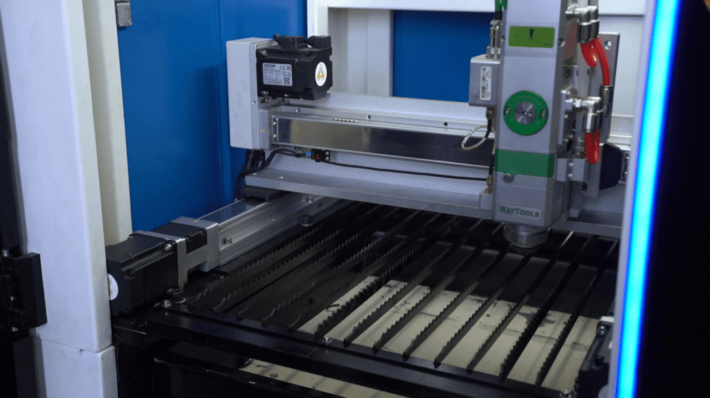 Raytools laser cutting head with internal mechanics.