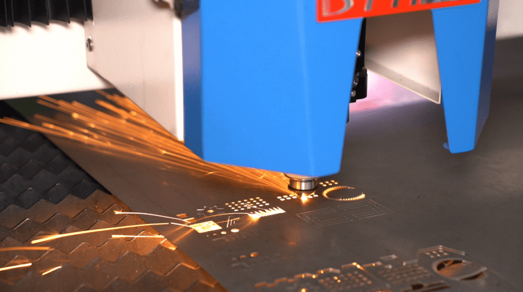 Fiber laser cutting metal plate
