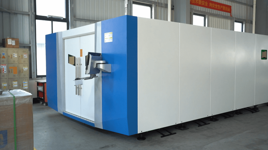 Fully enclosed safety exchange platform laser cutting machine.