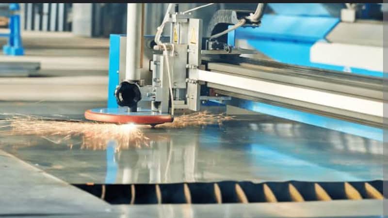 laser cutting metal sheet
