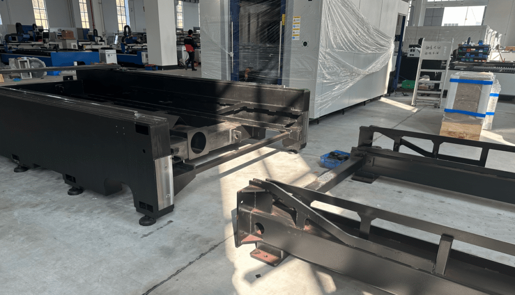Sandblasting and rust removal for laser cutting machine worktable