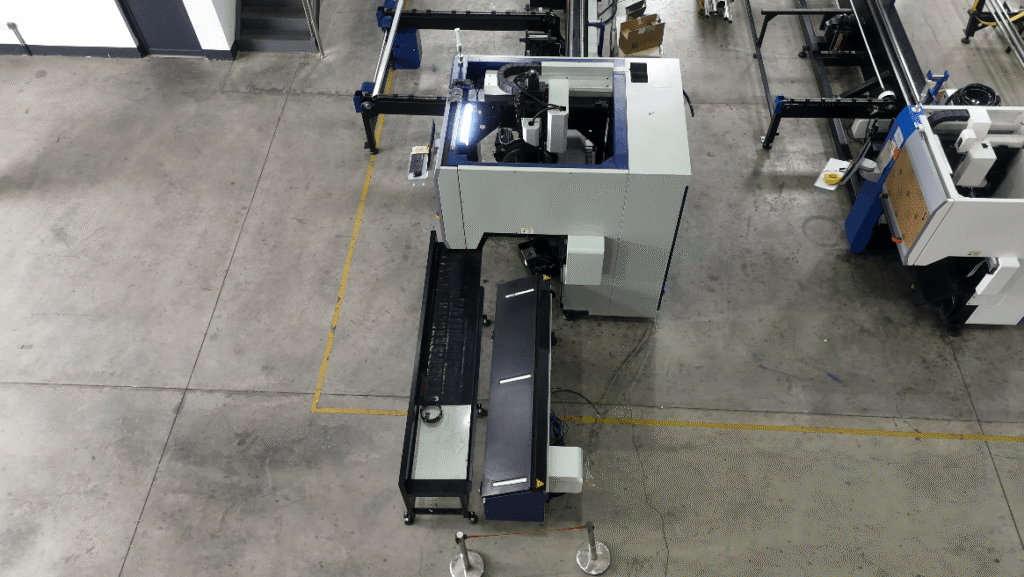 Open type fiber laser cutting metal sheet machine.