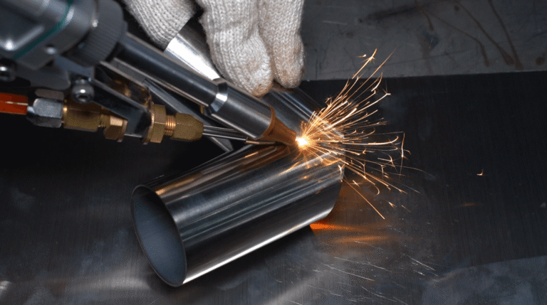 Baison laser welding machine performing stainless steel pipe butt welding.