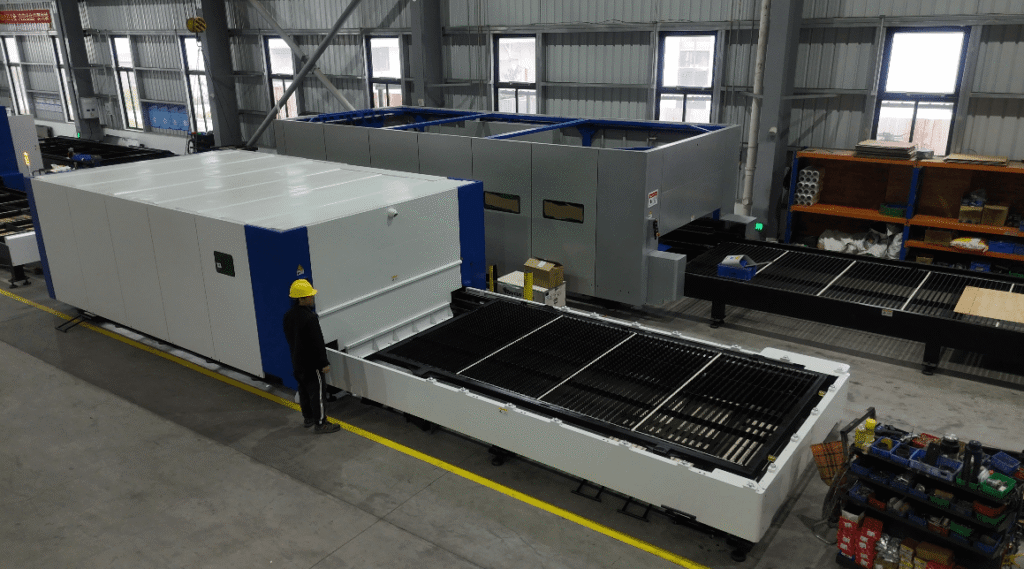 Baison enclosed fiber laser cutter with shuttle table