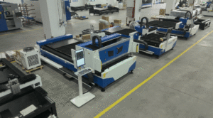 Atelier de l'usine de machines de découpe laser à fibre Baison