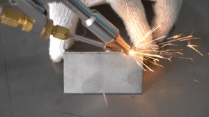 Handheld laser welding machine performing backstep welding on thin sheet