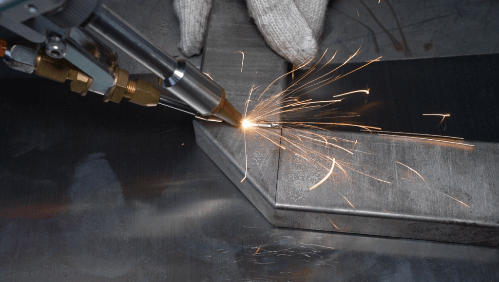 Backstep welding for 90° corner joint