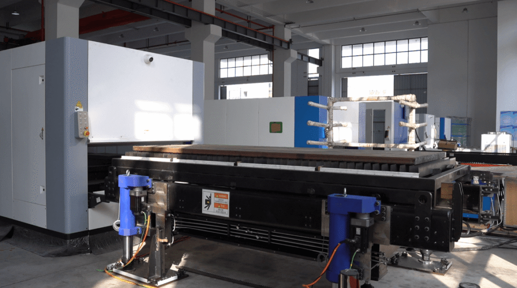 Energy consumption comparison charts under different laser cutting power
