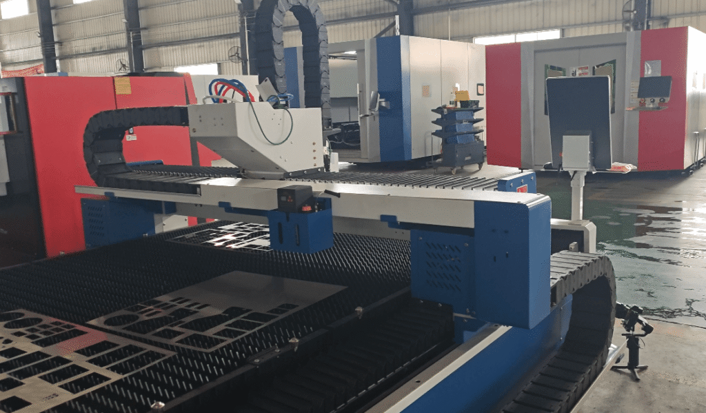 Fiber laser cutting machine factory