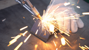 Laserschweißgerät zur Bearbeitung von Metallplatten