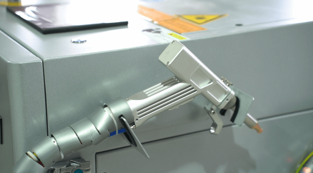 Baison torch for flexible welding positions
