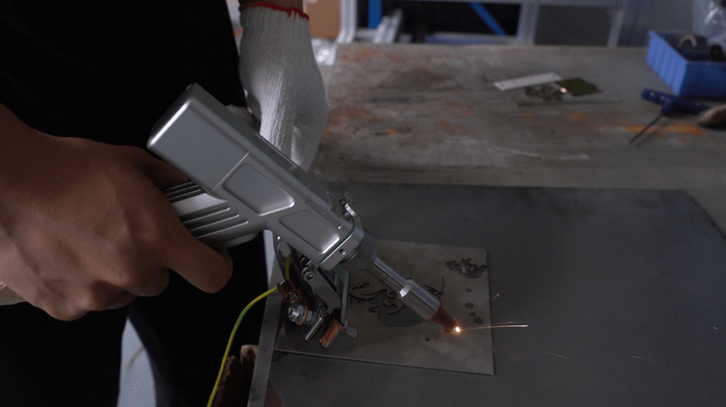Automatic wire feeding in pipe welding positions