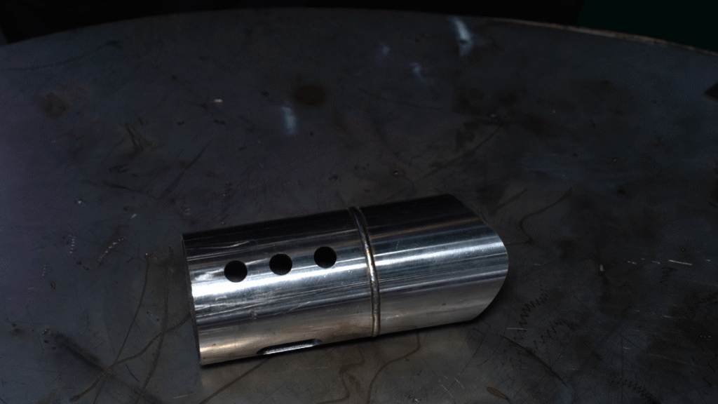 Thick plate V-groove welding with laser welding wire.