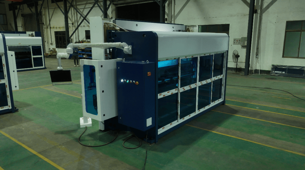 Vue arrière du système de butée arrière de la presse plieuse CNC Baison.