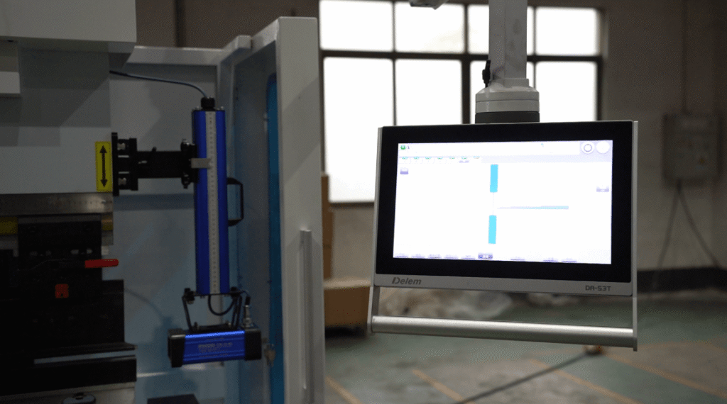 Delem DA-53T CNC controller on Baison press brake.