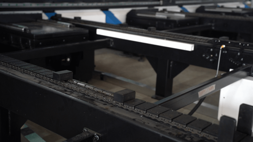 Heavy-duty drag chain of laser cutter.