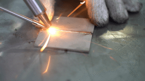 Handgeführtes Laserschweißen