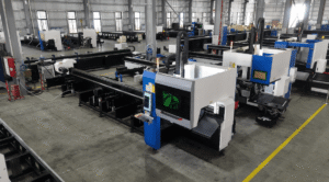 Machines de découpe de tubes laser Baison en usine