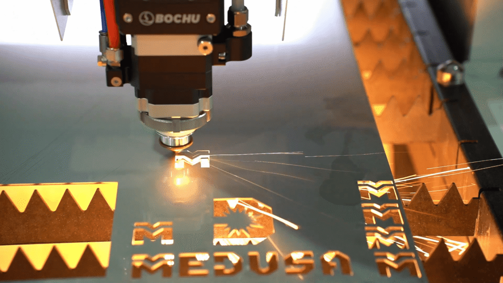 Fiber laser cutting machine engraving text