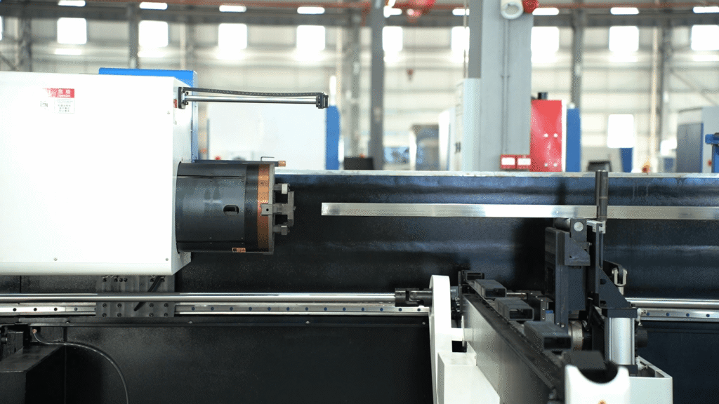 Baison V36 dual-chuck heavy tube clamping mechanism