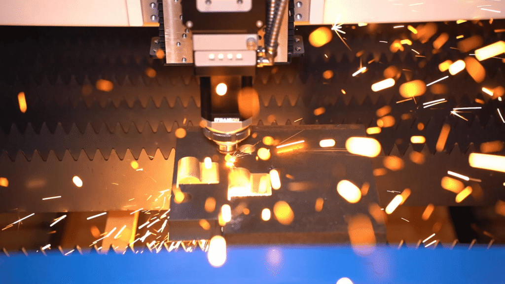 High precision cut edge on thick metal plate