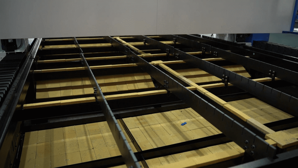 Split body anti-impact workbench of laser cutting machine