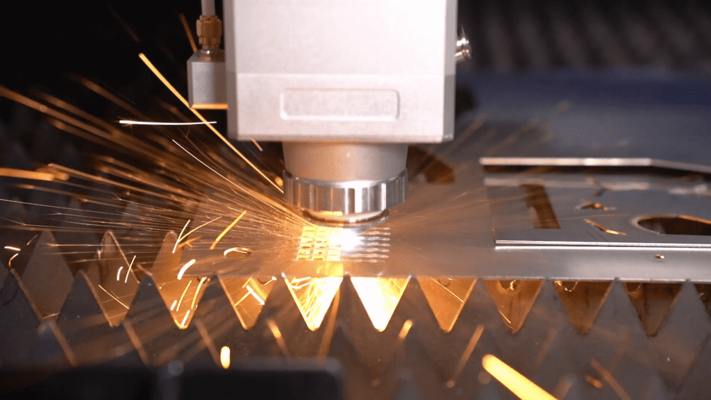 Baison Laser M13 live cutting at São Paulo Expo.