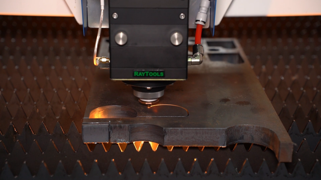 Heavy plate laser cutting