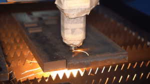 Baison high-power fiber laser cutting head processing 30mm thick carbon steel plate