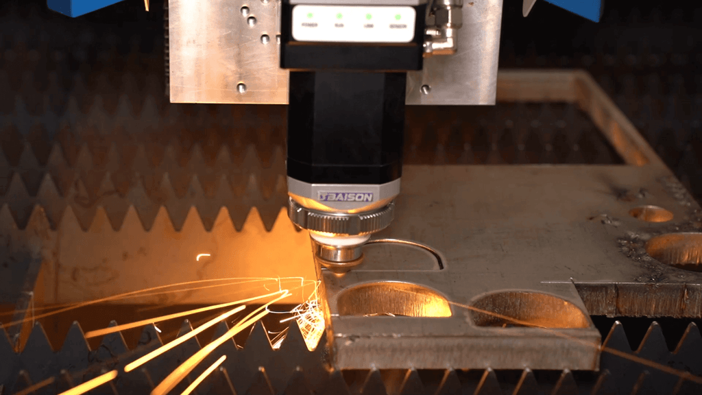 Baison sheet fiber laser cutting head processing thick metal plate on slat bed
