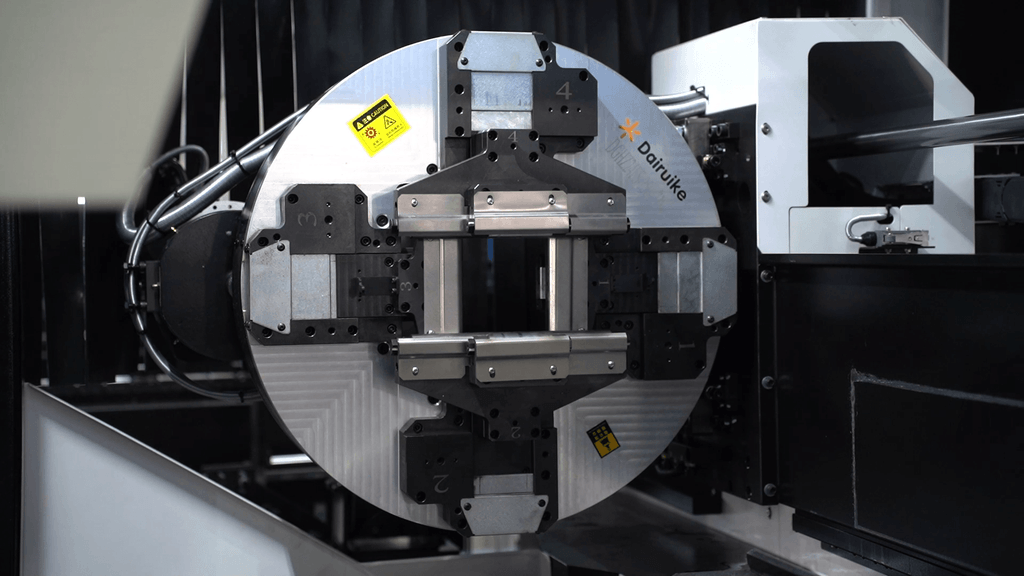 Heavy-duty square-hole chuck mechanism on Baison G24C laser pipe cutting machine